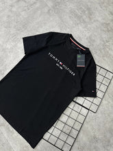 Camiseta Tommy Hilfiger All Black