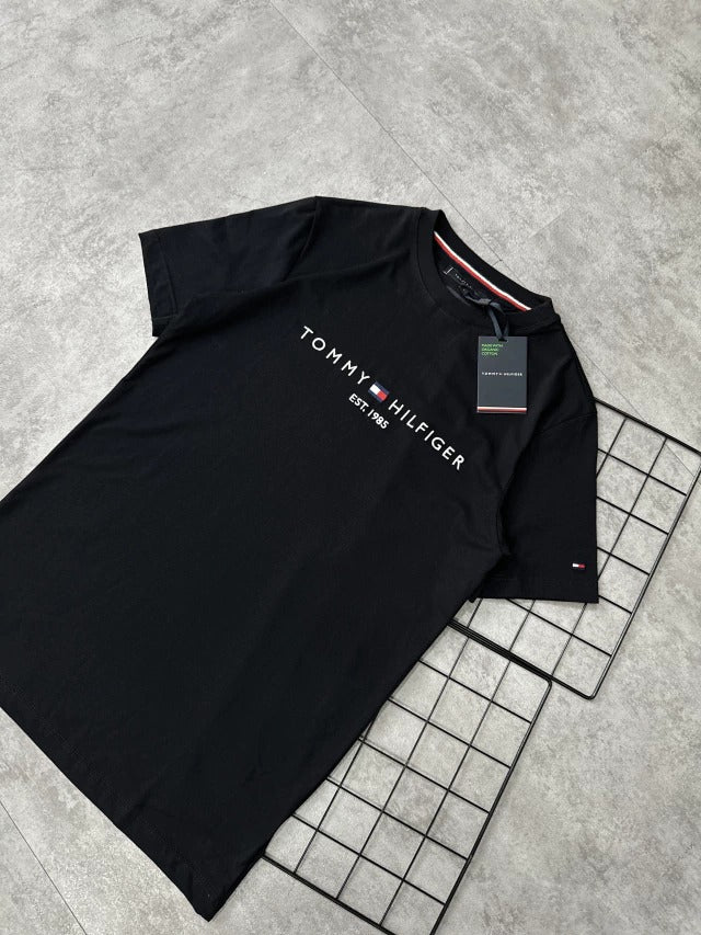 Camiseta Tommy Hilfiger All Black