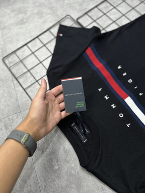 Camiseta Tommy Hilfiger Preta
