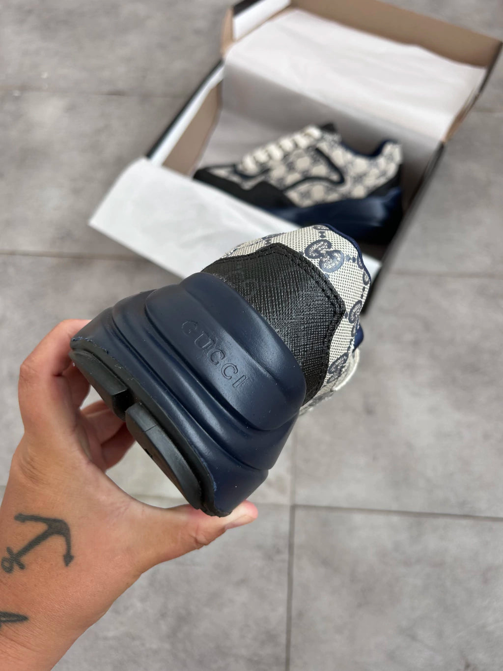 TENIS GUCCI RHYTON AZUL