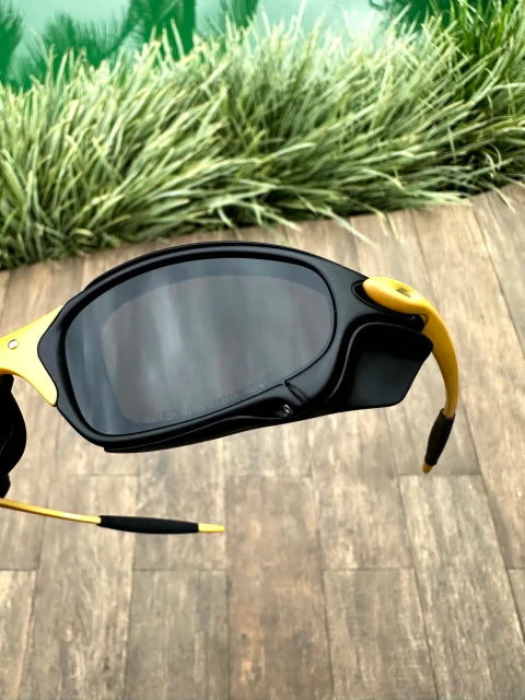 Juliet Corvette - Black + Side Blinder