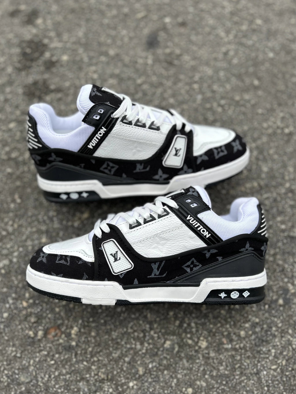 LOUIS VUITTON TRAINER PRETO E BRANCO