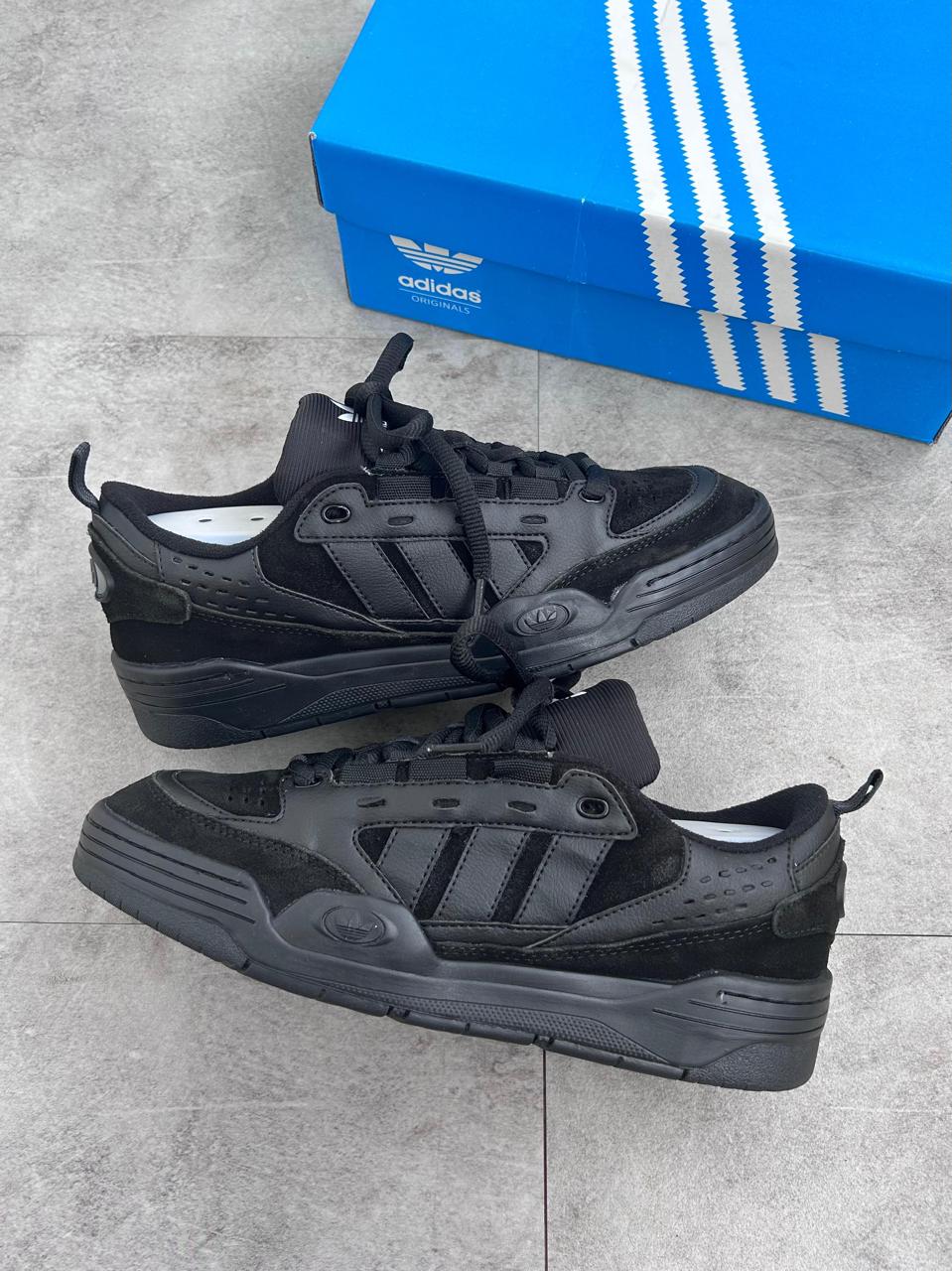 ADIDAS 2000 PRETO