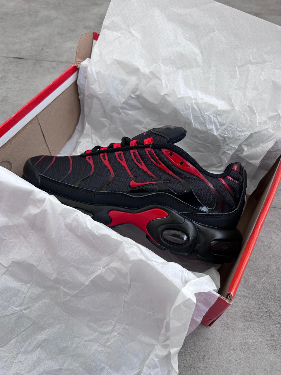 Air Max TN1 Plus Black Red