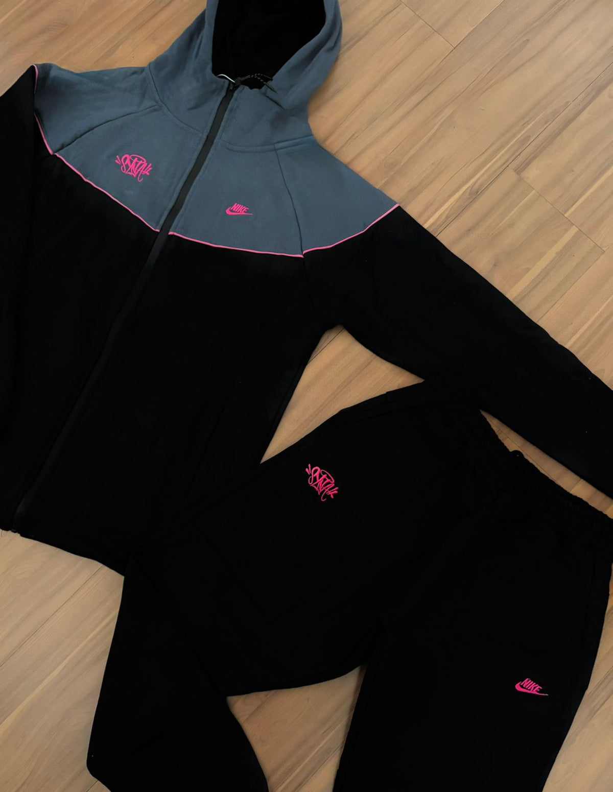 Conjunto Syna World-Nike  Black e Pink