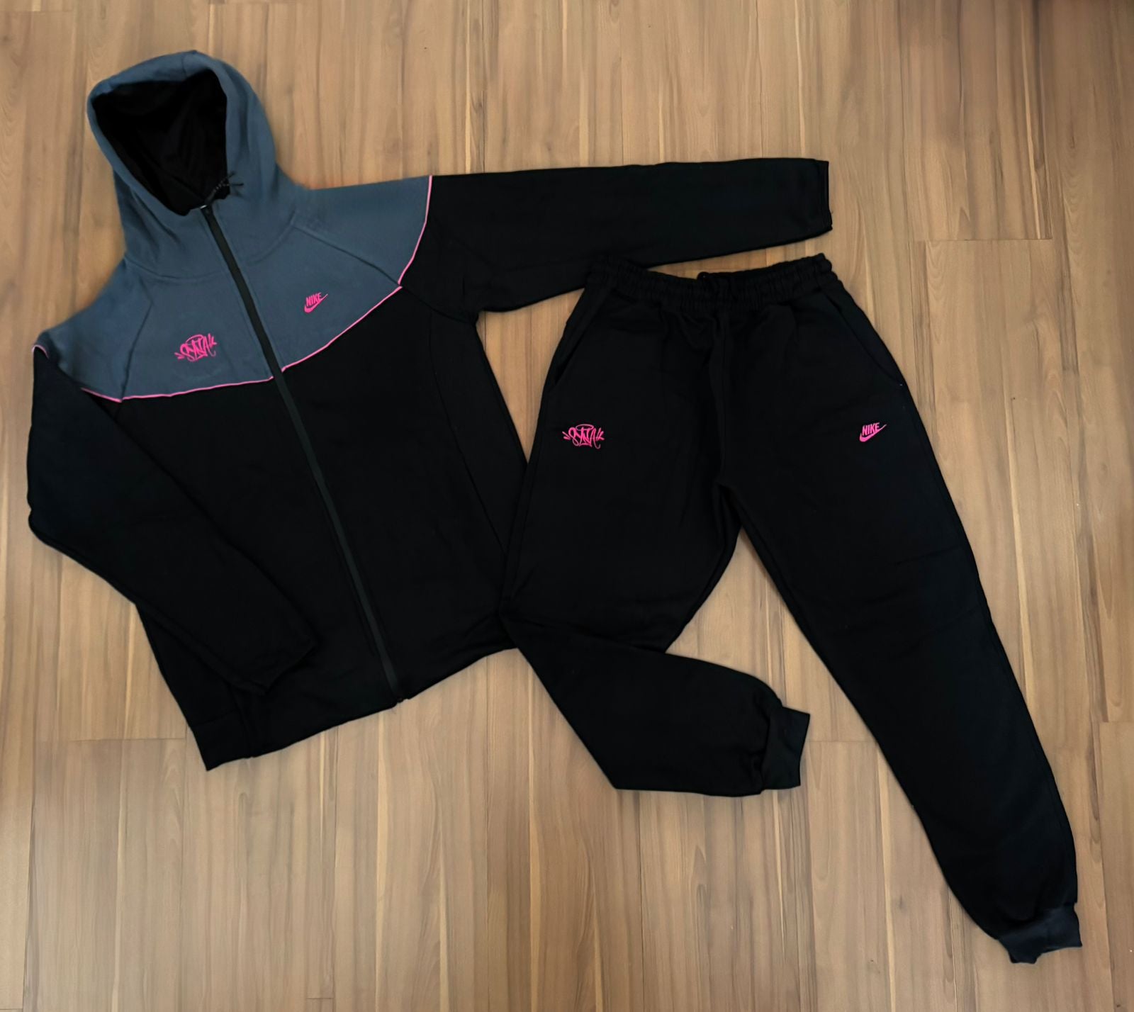 Conjunto Syna World-Nike  Black e Pink