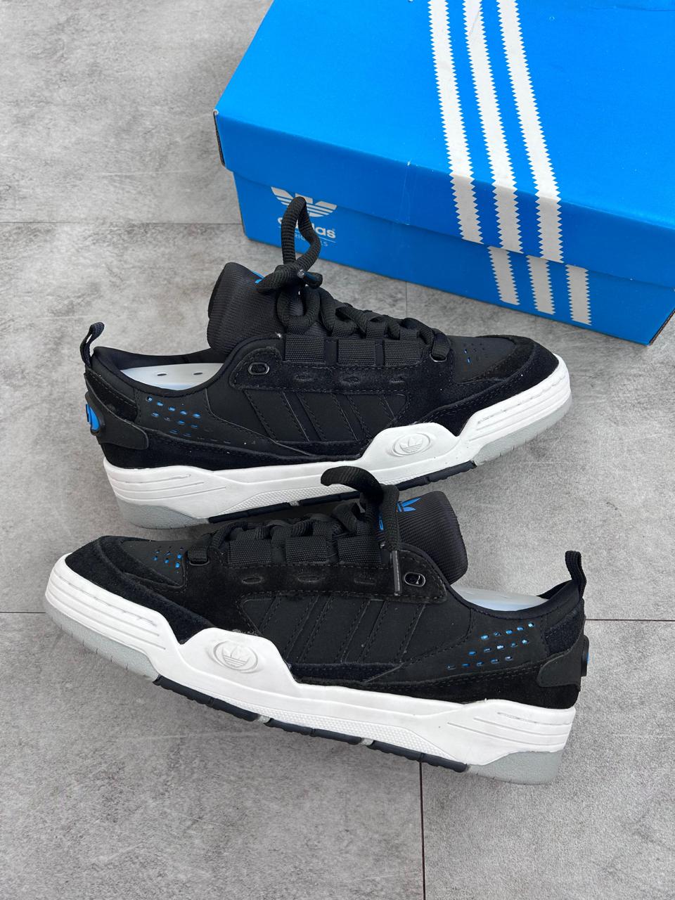 ADIDAS 2000 PRETO E BRANCO