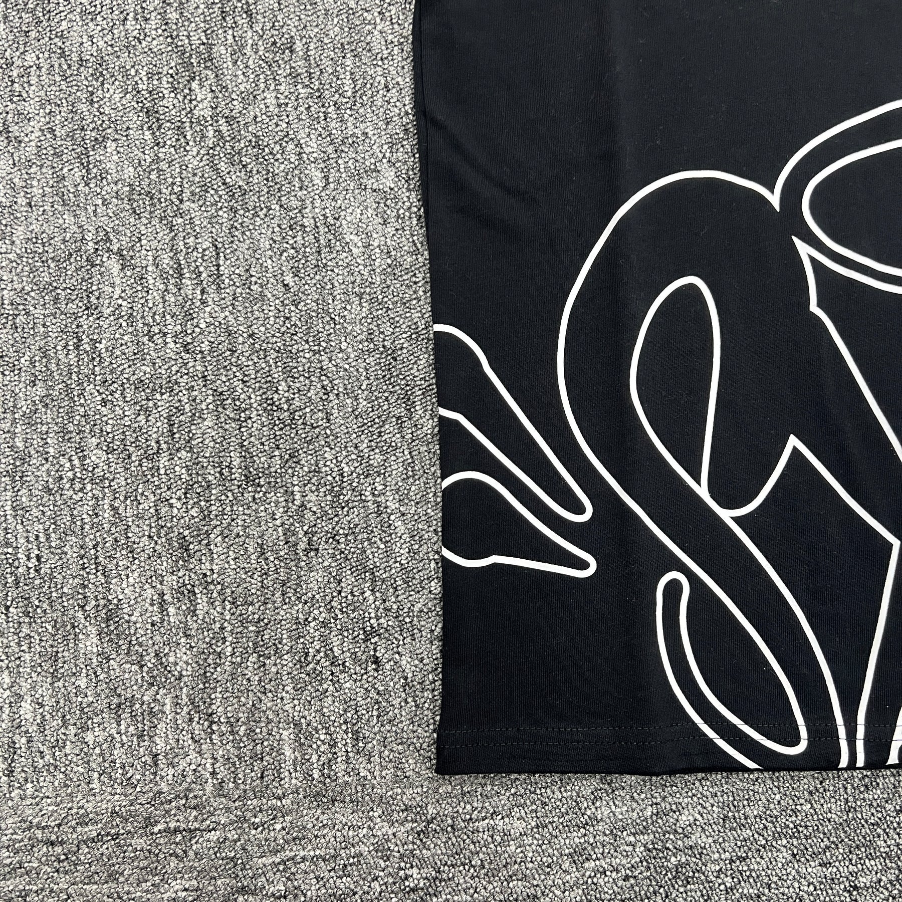 Camiseta Syna World Outline Tee Black