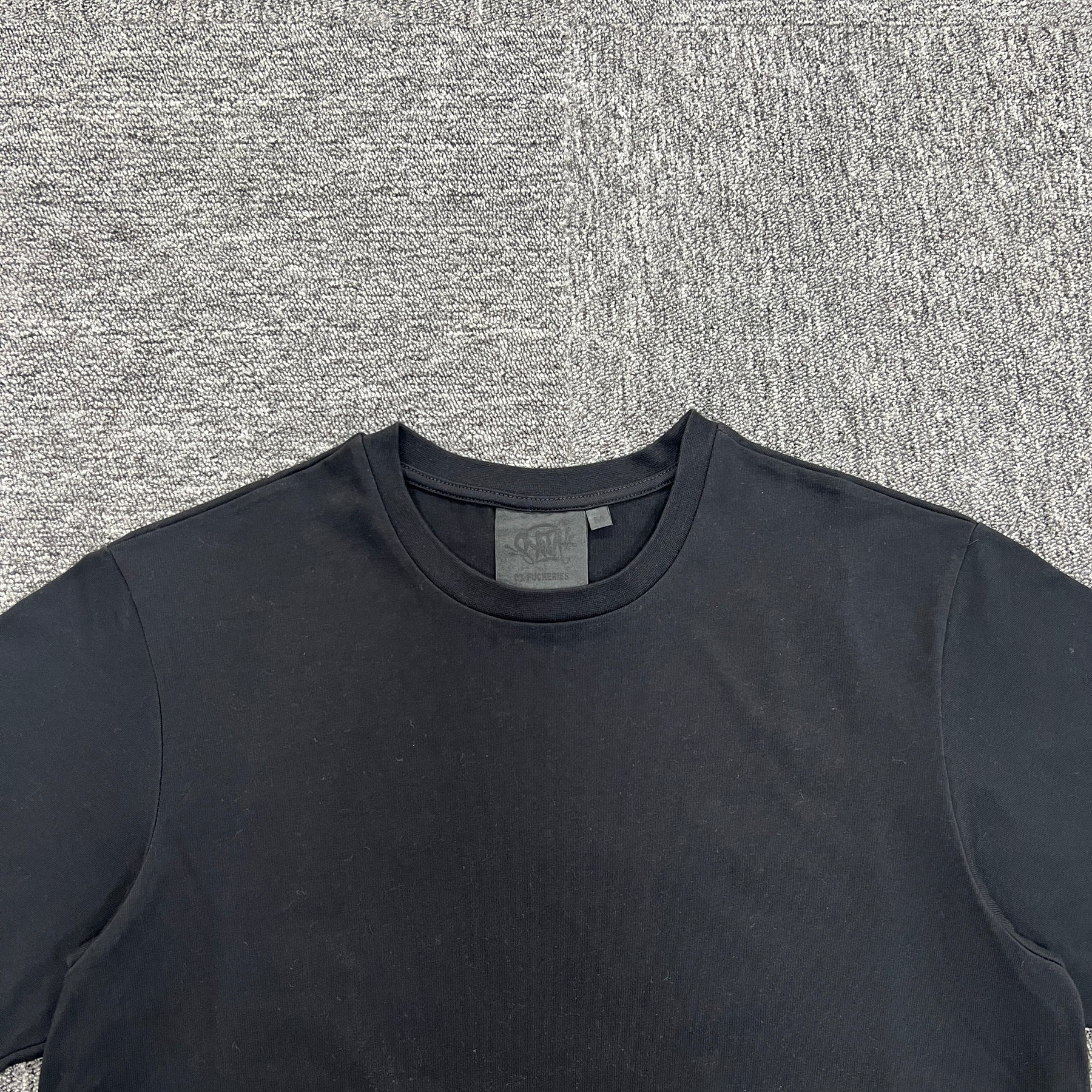 Camiseta Syna World Outline Tee Black