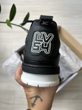 Louis Viutton Skate Preto