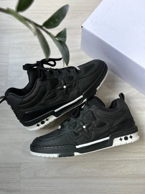 Louis Viutton Skate Preto