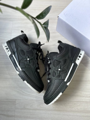 Louis Viutton Skate Preto